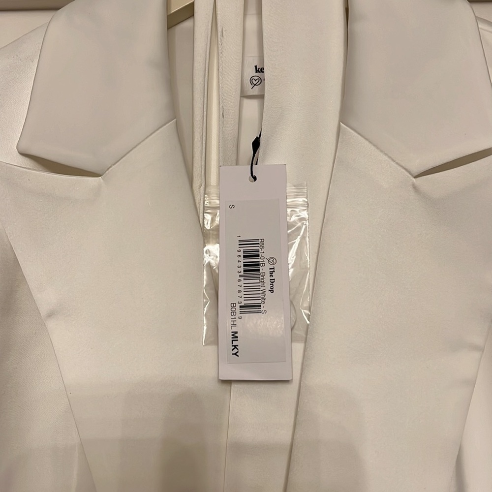 Kerrently Amazon Drop White Double Breasted Blazer Dress - Picture 3 of 3
